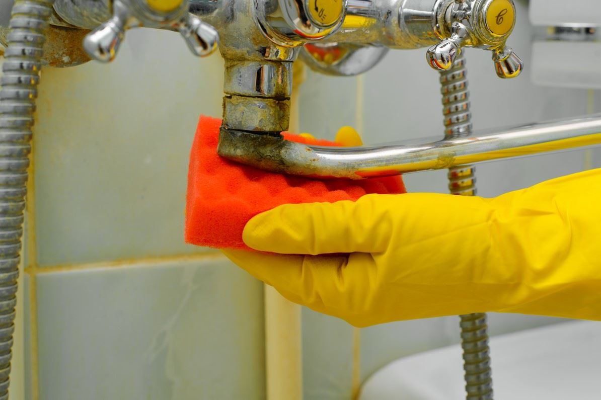 the-best-way-to-get-rust-stains-out-of-plumbing-fixtures